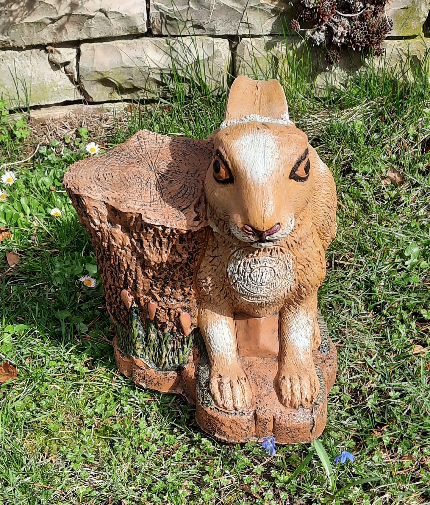 3D-Ziel "Hase mit Baumstumpf" von Wildcrete