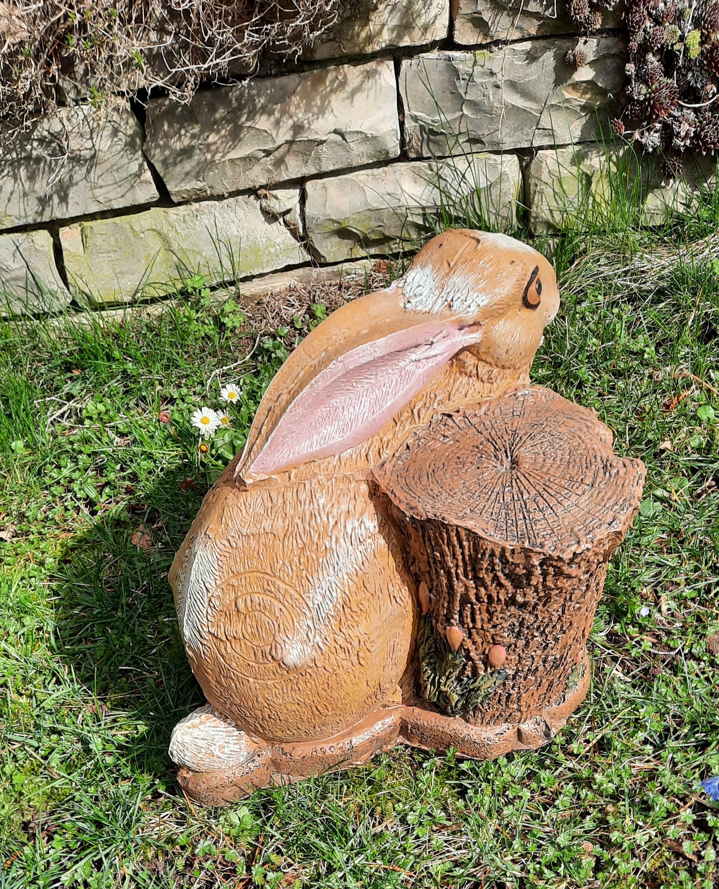 3D-Ziel "Hase mit Baumstumpf" von Wildcrete