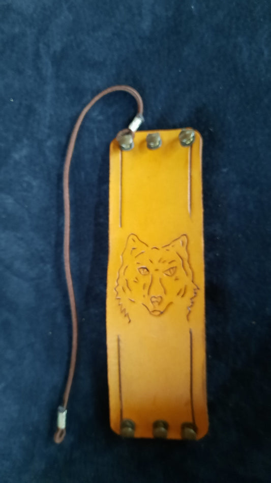 Armband – Wolfskopf mit Verzierungen